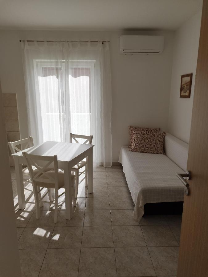 Apartments Valeria Kaštela エクステリア 写真