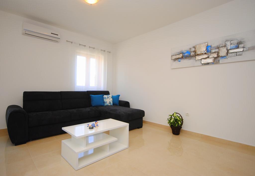 Apartments Valeria Kaštela エクステリア 写真