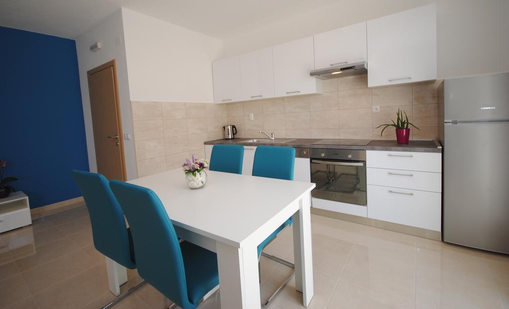 Apartments Valeria Kaštela エクステリア 写真
