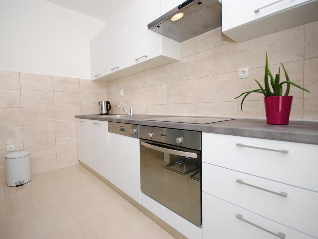 Apartments Valeria Kaštela エクステリア 写真